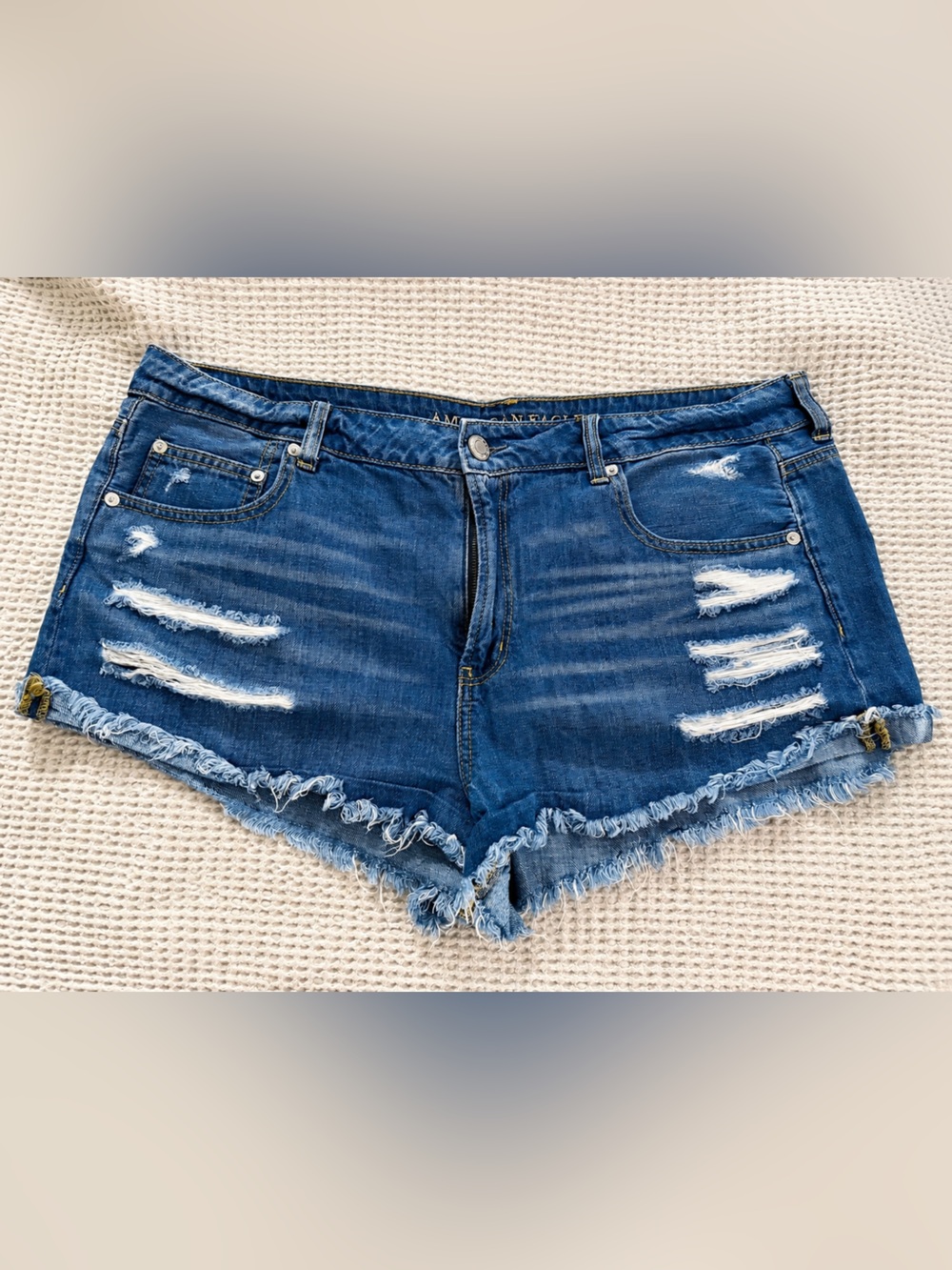 Women’s American Eagle | Size 18 | Tomgirl Shortie Distressed Denim Shorts